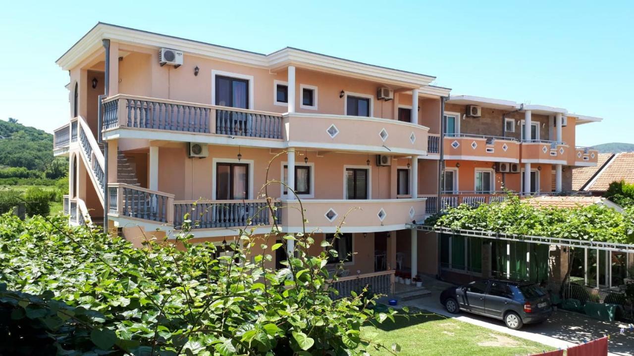Rooms Ibrocevic Улцин Екстериор снимка